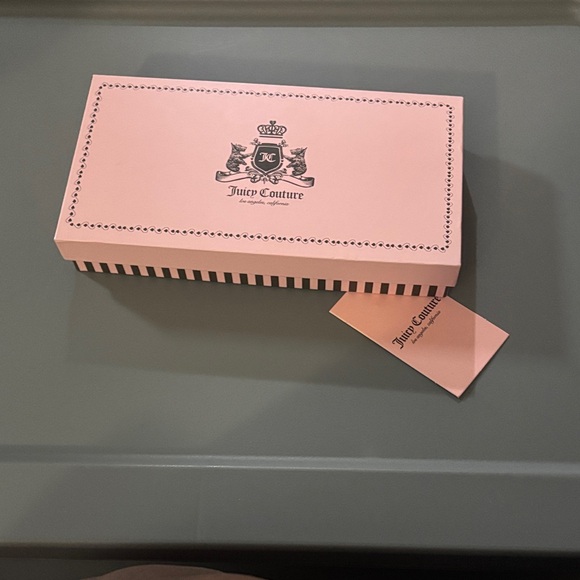 Juicy Couture Green and Black Wallet - Picture 2 of 3